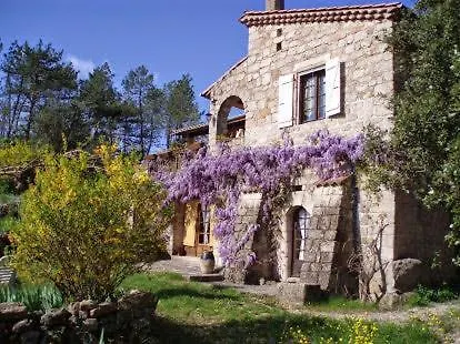 Idyllic French Farmhouse location